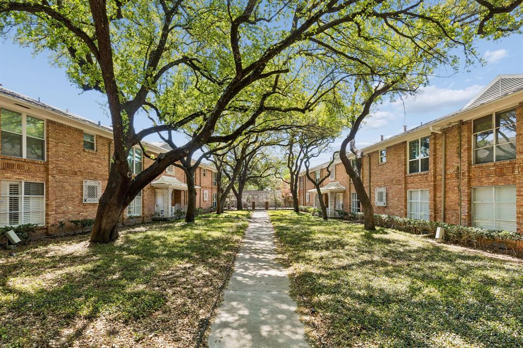 6040 Place Condos - Residential