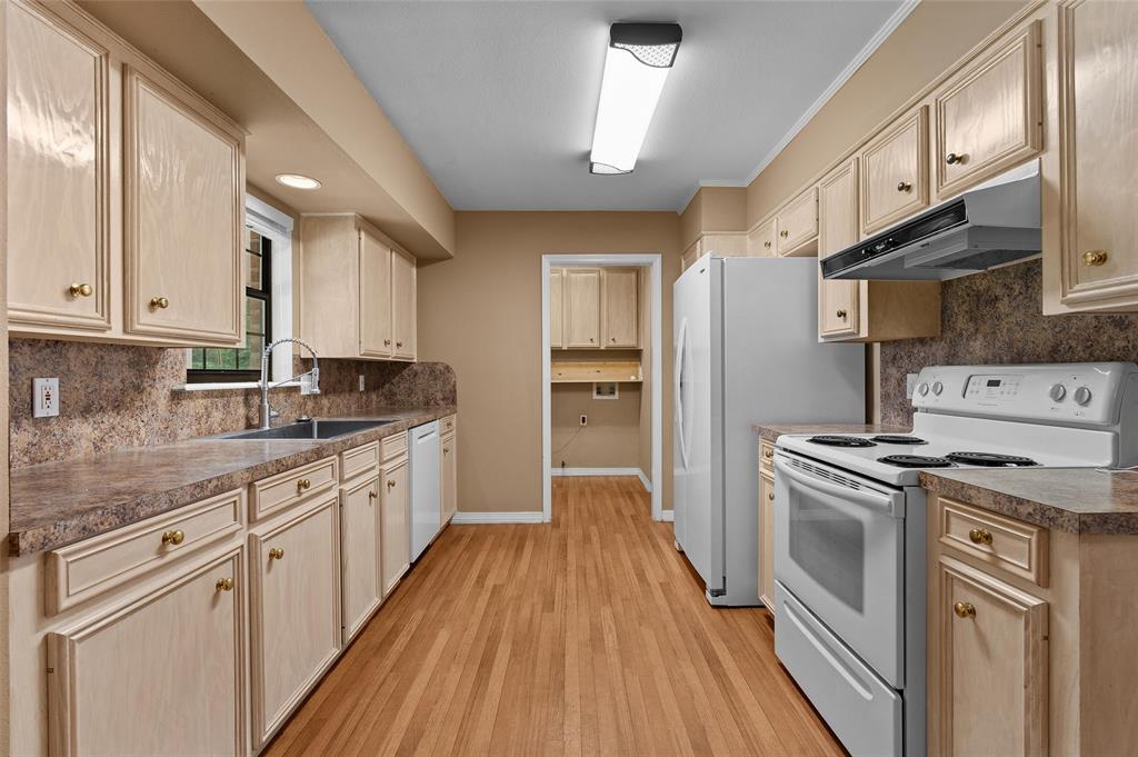 T.17N.,R.16W. - Residential