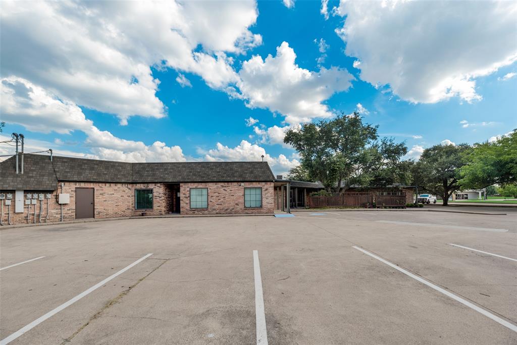 Dalworth Park - Commercial Sale