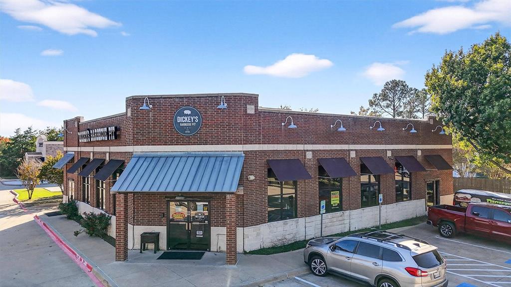 DICKEYS BLK 1 LT - Commercial Sale