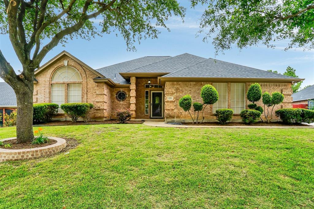 NICE HOME WITH A VERY LIVABLE FLOOR PLAN IN A GREAT NEIGHBORHOOD. PLENTY PARKING IN DRIVE AND IN HUGE GARAGE. ROOF REPLACED IN 2025, FOUNDATION REPAIRED IN 2026 WITH LIFETIME WARRANTY. THIS HOME IS EASY TO SHOW. CALL SHOWING TIME.
BUYER TO VERIFY ROOM SIZES AND SCHOOLS. LISTING BROKER IS ALSO THE SELLER.
THANKS FOR SHOWING.