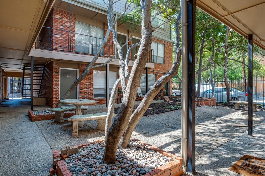 Oak Lawn - Residential