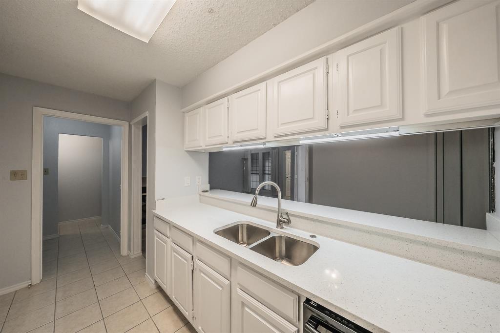Keller Spgs Townhome 2800 - Residential