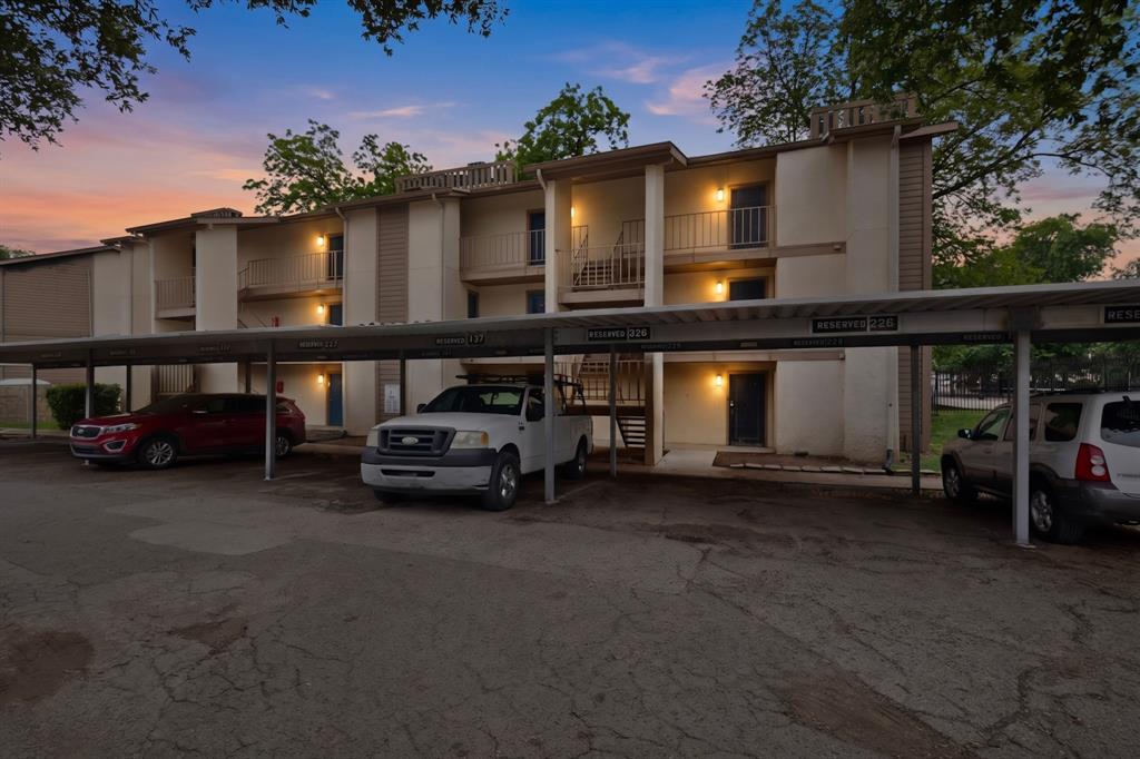 Tealwood-On-The-Creek Condo - Residential