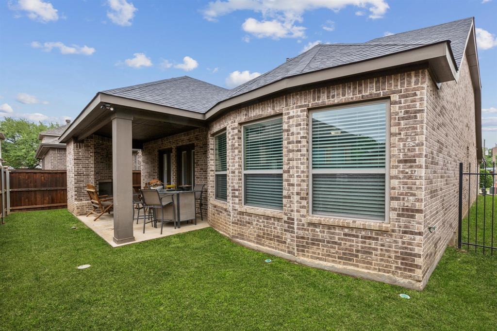 Knott's Landing on Little Road - Residential
