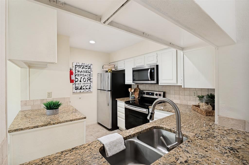 Cloisters Condo The - Residential
