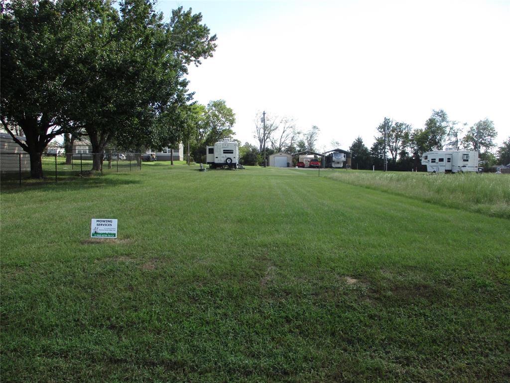Open lot, clean lot ready for your improvements. Bass fishing on Lake Fork awaits you or just relax and enjoy your time away from the city. Bring your RV, Mobile Home or build a cabin. Let's take a look.