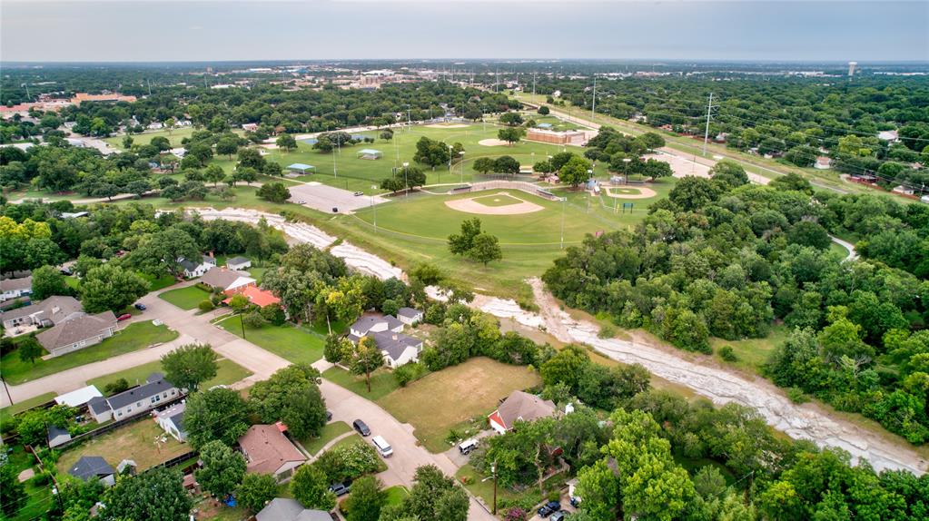 Woodbrook 02 - Land