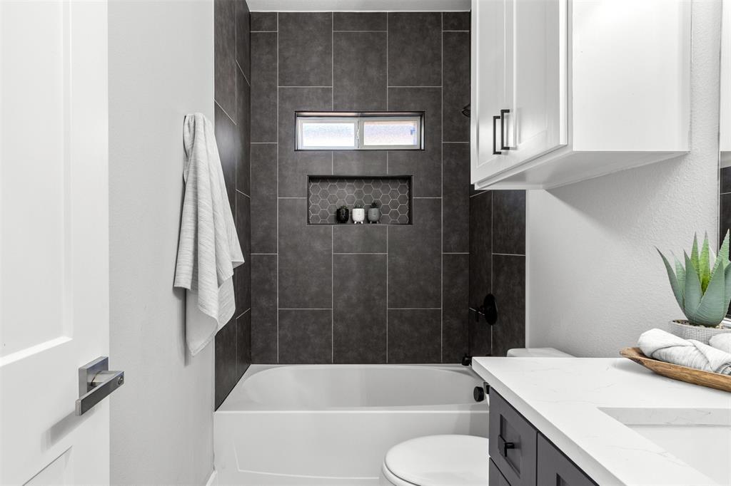 RONIN HOME BUILDER - Residential