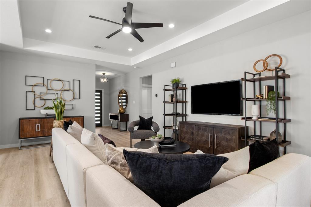 RONIN HOME BUILDER - Residential