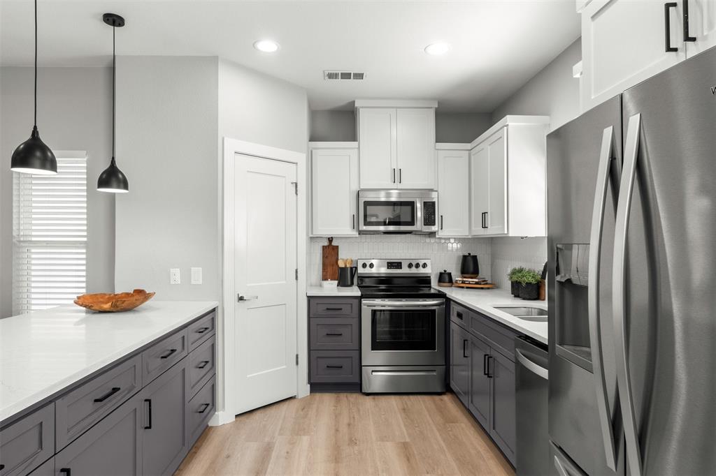 RONIN HOME BUILDER - Residential