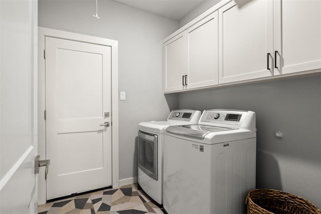 RONIN HOME BUILDER - Residential
