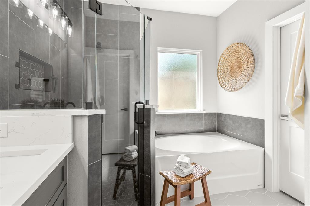 RONIN HOME BUILDER - Residential
