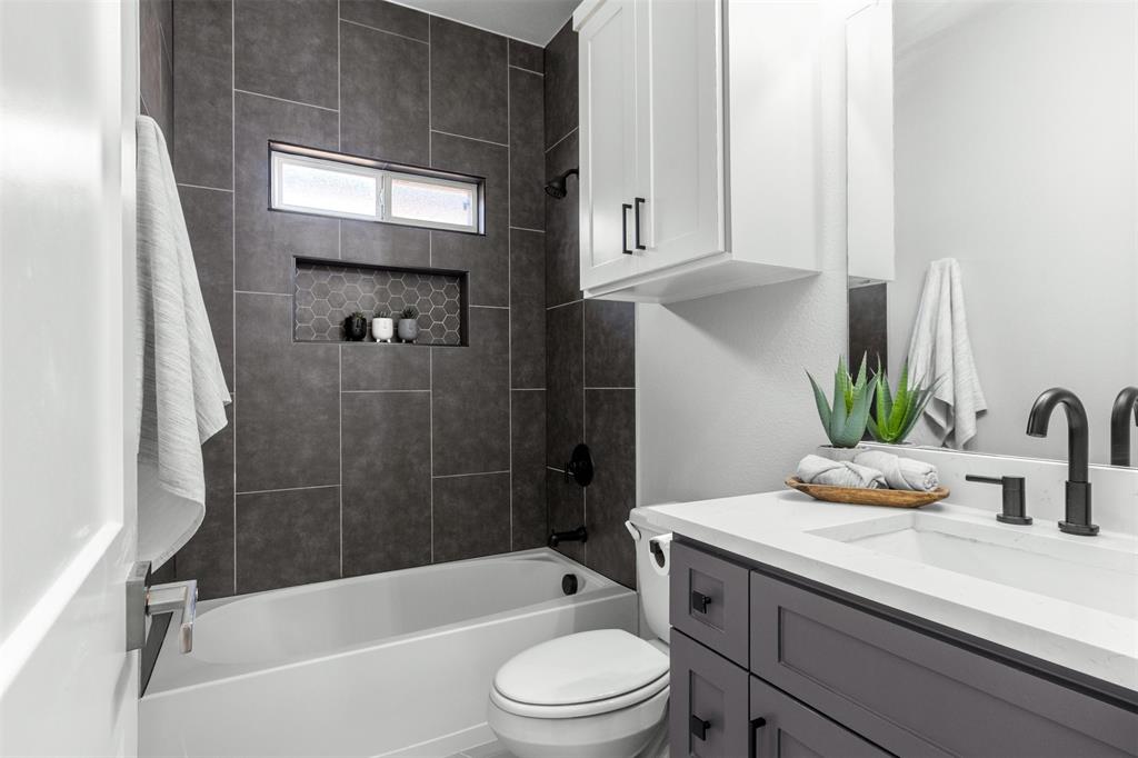 RONIN HOME BUILDER - Residential