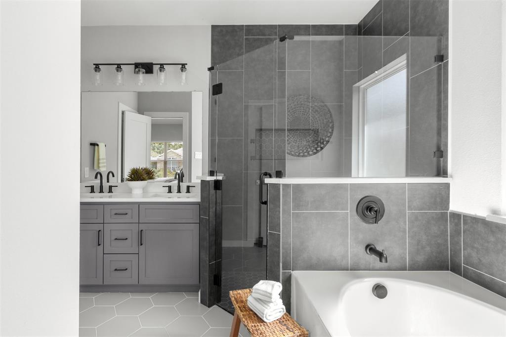 RONIN HOME BUILDER - Residential