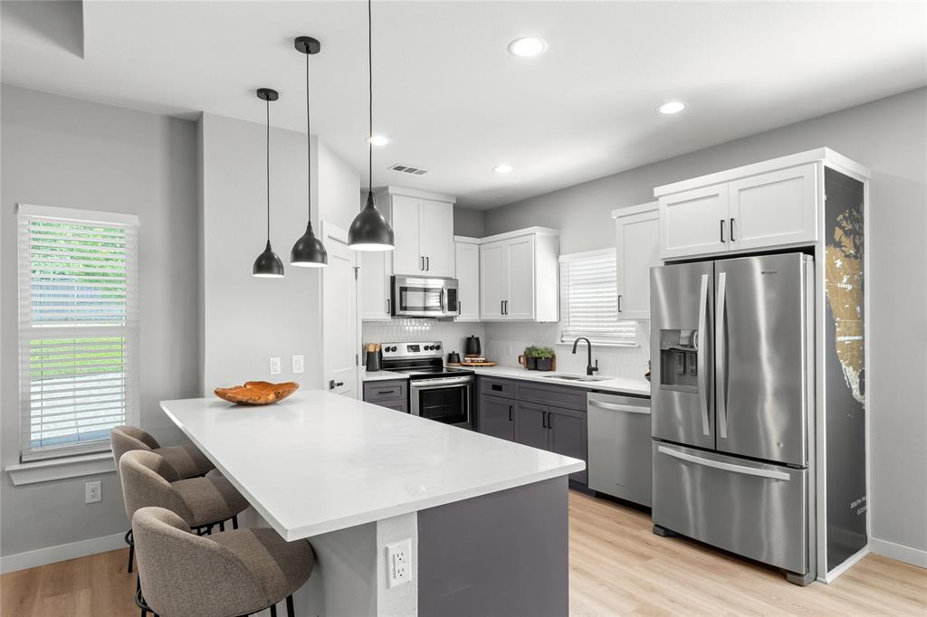 RONIN HOME BUILDER - Residential
