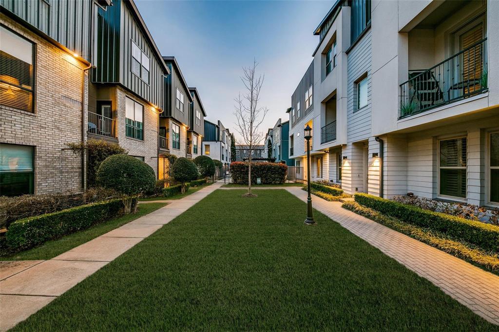 Palo Alto Twnhms Condos - Residential