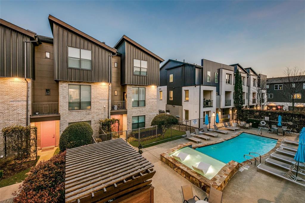 Palo Alto Twnhms Condos - Residential