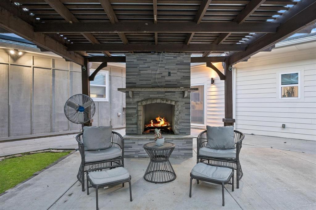Emerald Sound At Lake Lewisville - Residential