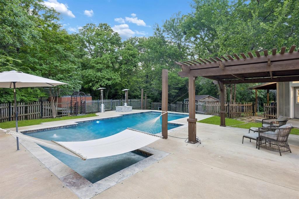 Emerald Sound At Lake Lewisville - Residential