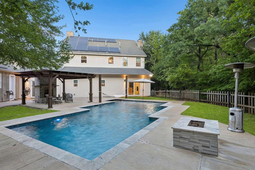 Emerald Sound At Lake Lewisville - Residential