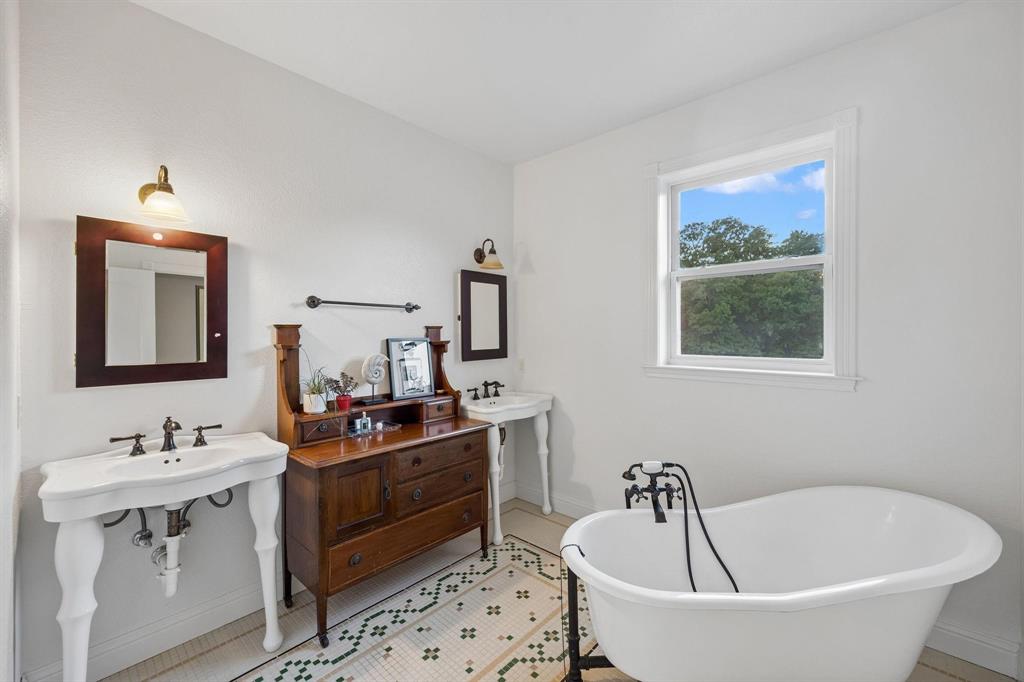 Emerald Sound At Lake Lewisville - Residential