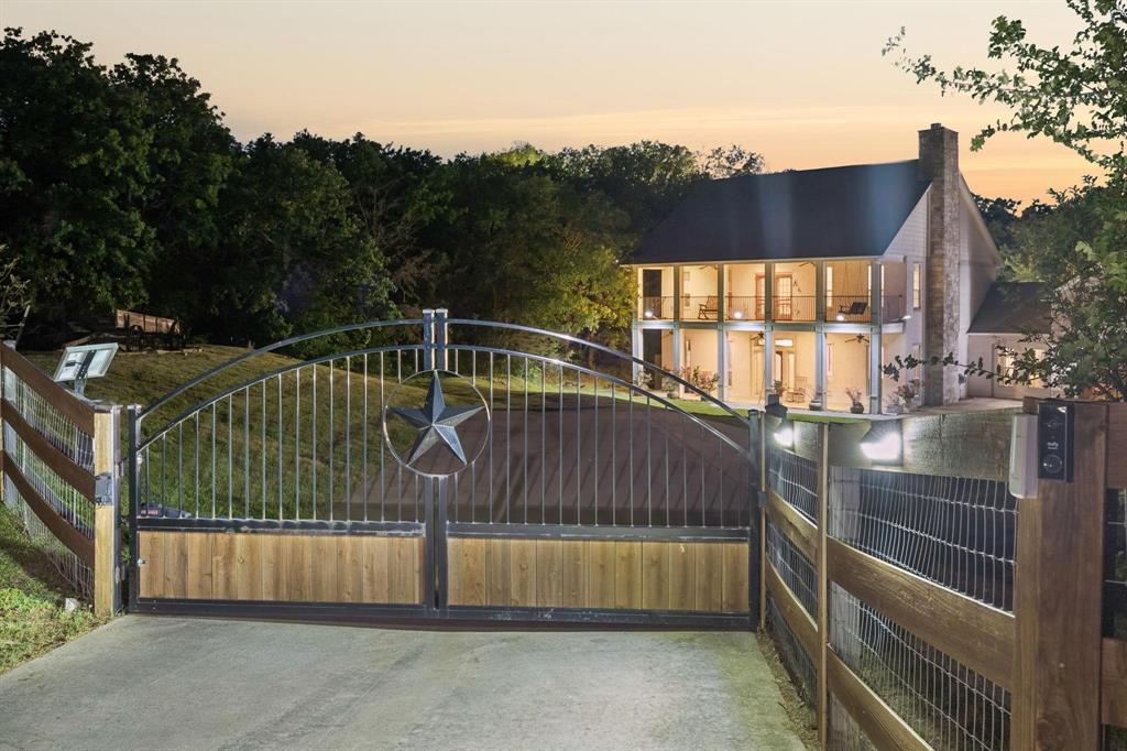 Emerald Sound At Lake Lewisville - Residential