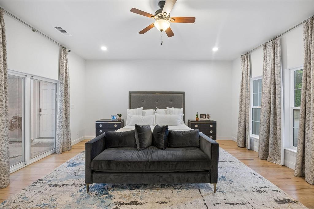 Emerald Sound At Lake Lewisville - Residential