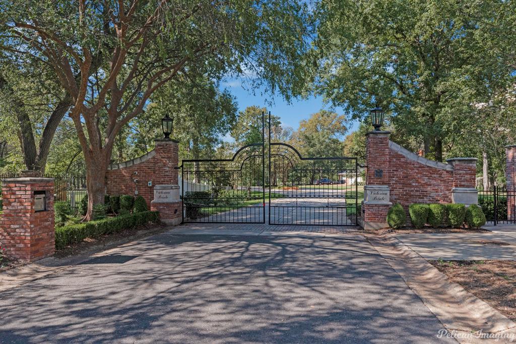 Victorian Pointe-Carriage Oaks - Residential