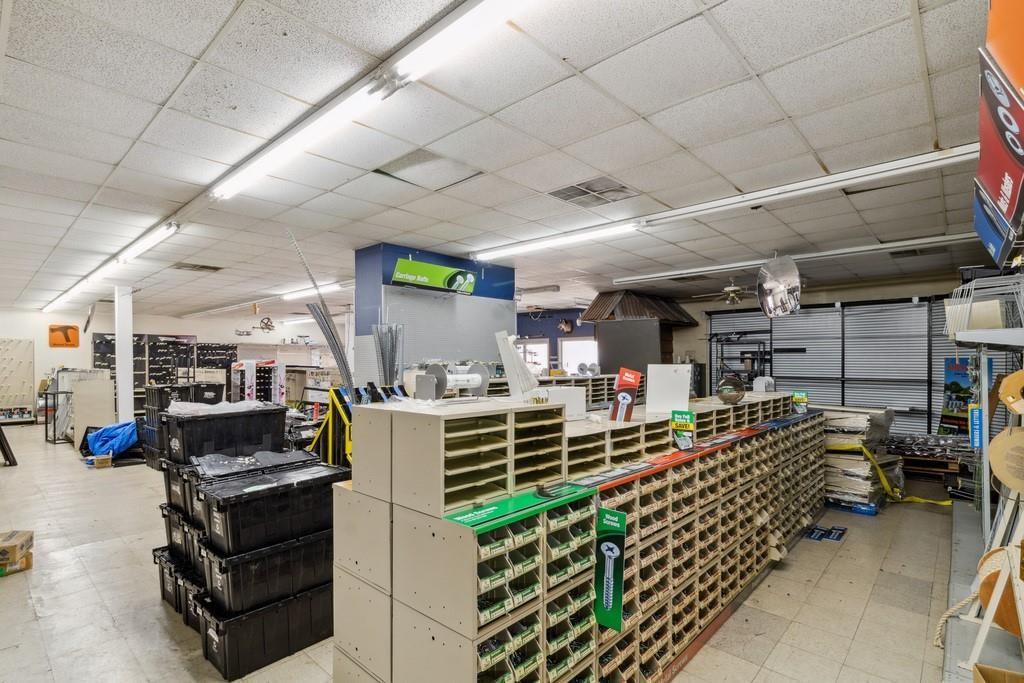 Corsicana - Commercial Sale