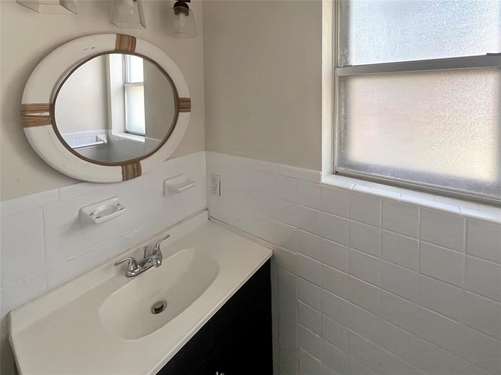 Bunche Ralph Add - Residential
