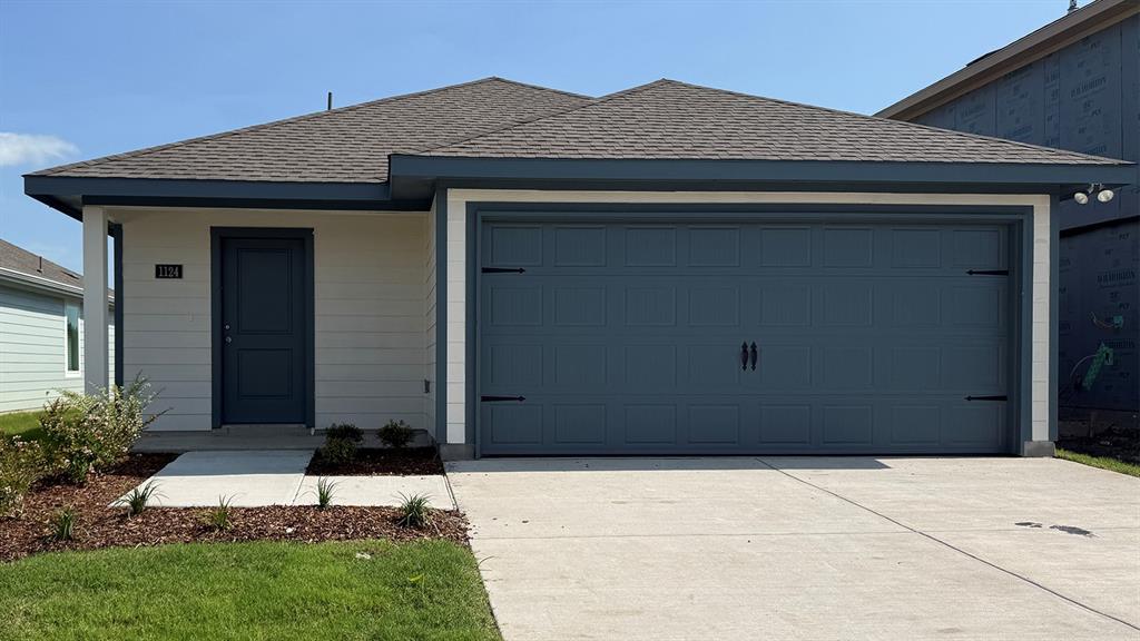 Brand new 3 2 DR Horton Home in Josephine, TX.
Home features an open concept with many included features.