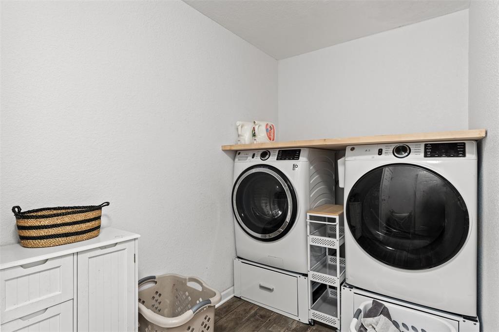 A00201, 201 J DAUGHTERY; - Residential