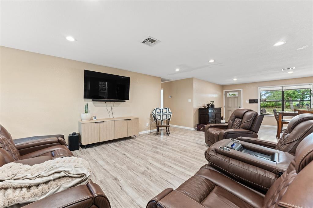 A00201, 201 J DAUGHTERY; - Residential