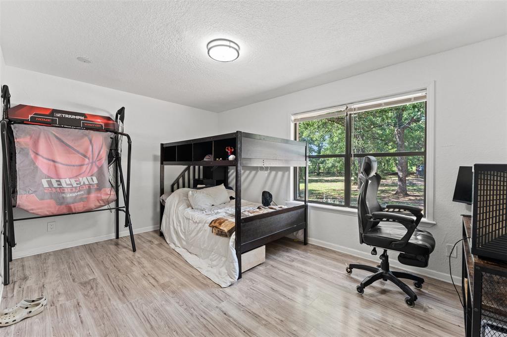 A00201, 201 J DAUGHTERY; - Residential