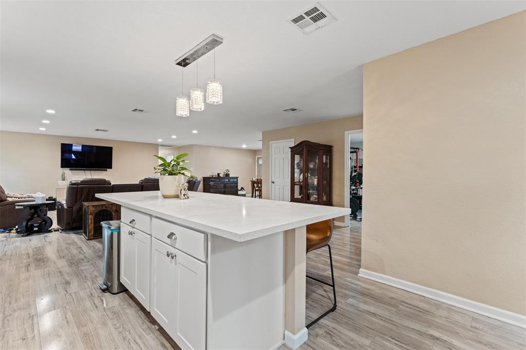 A00201, 201 J DAUGHTERY; - Residential