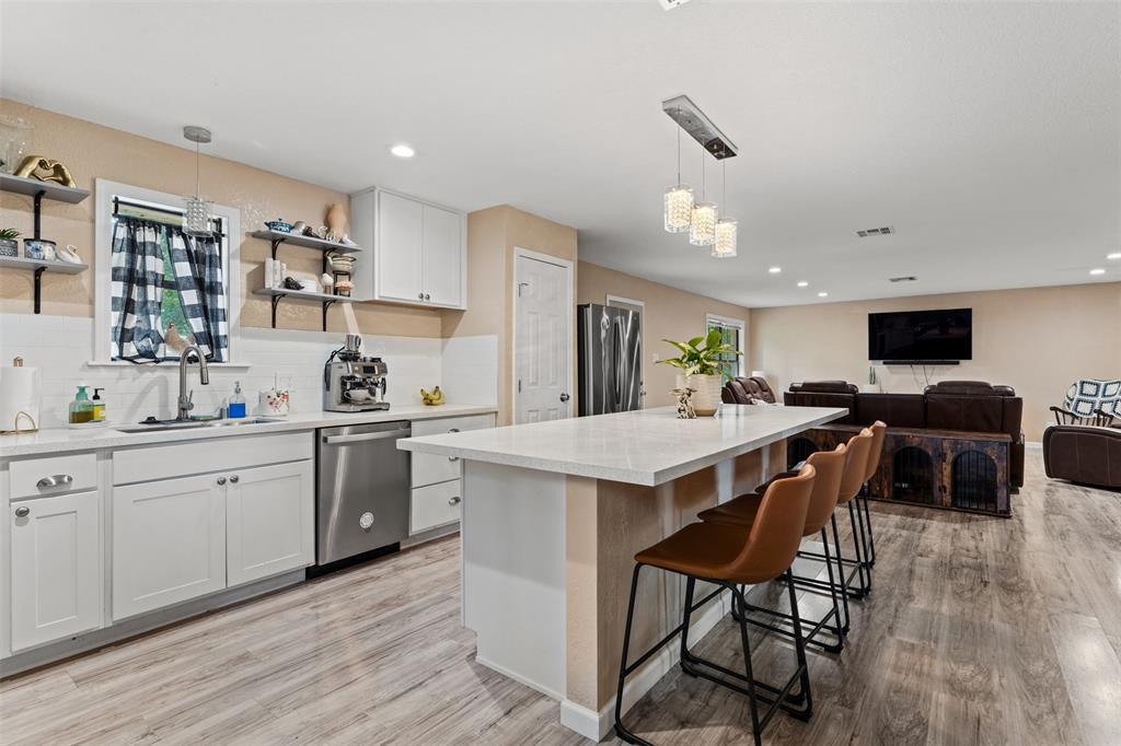 A00201, 201 J DAUGHTERY; - Residential