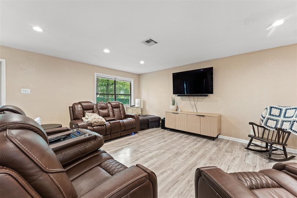 A00201, 201 J DAUGHTERY; - Residential