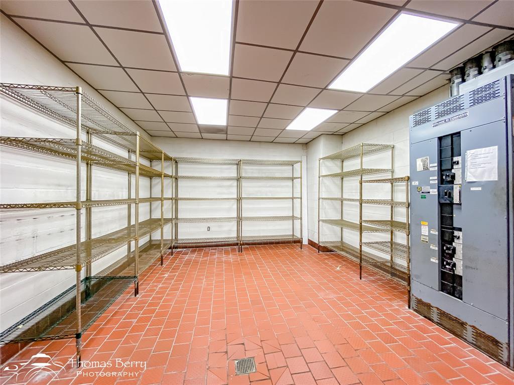 Rhodes Plaza - Commercial Sale