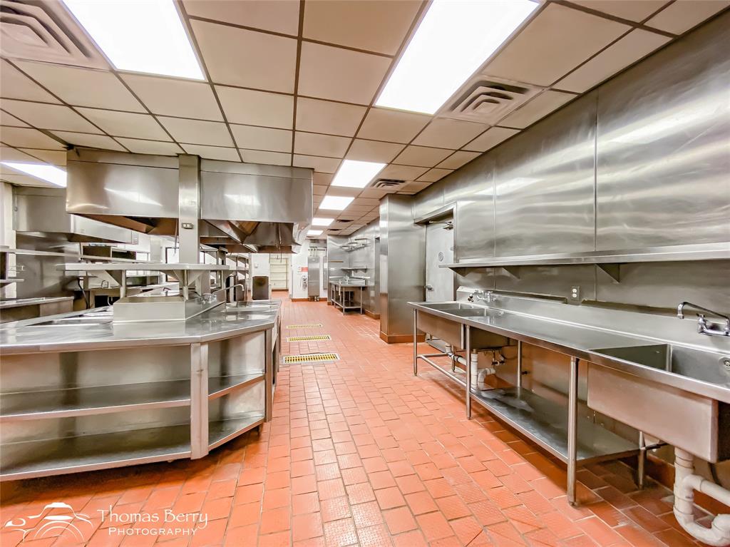 Rhodes Plaza - Commercial Sale