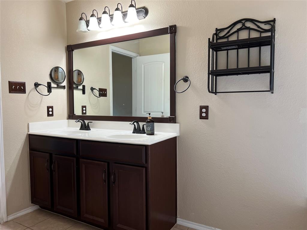 GLENBROOKE ESTATES PH 1 - Residential Lease