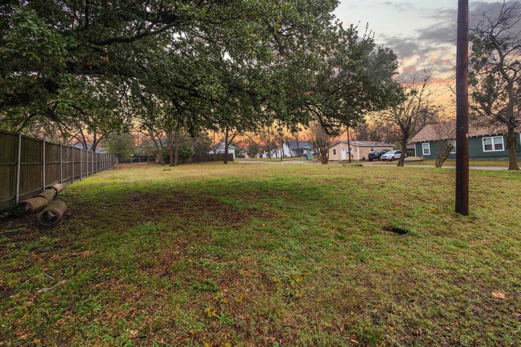 Orig Town Of Wolfe City - Residential