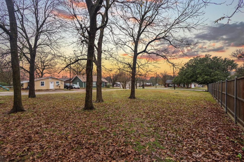 Orig Town Of Wolfe City - Residential