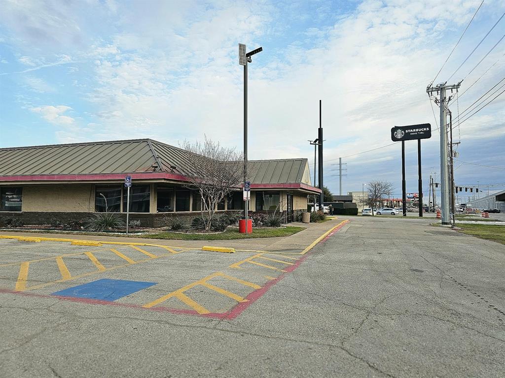 Dennys 01 - Commercial Sale