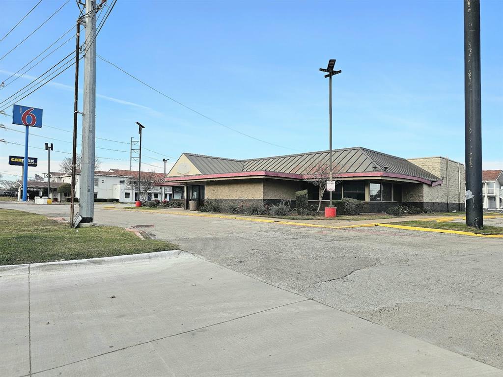 Dennys 01 - Commercial Sale