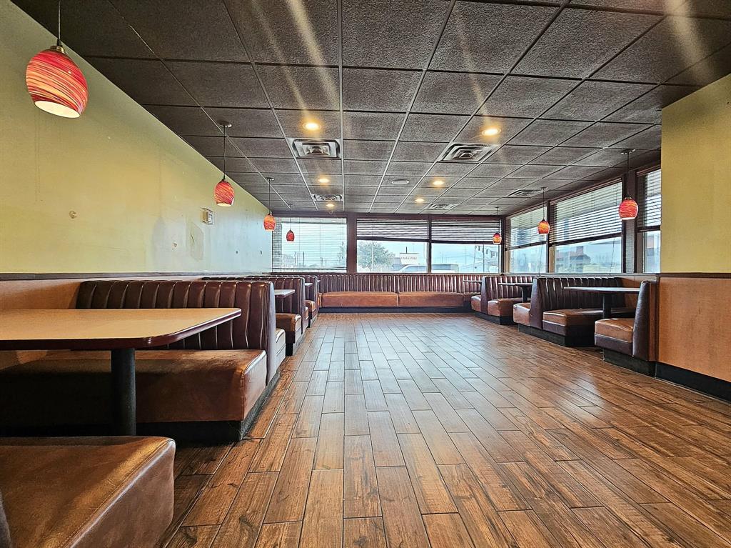 Dennys 01 - Commercial Sale