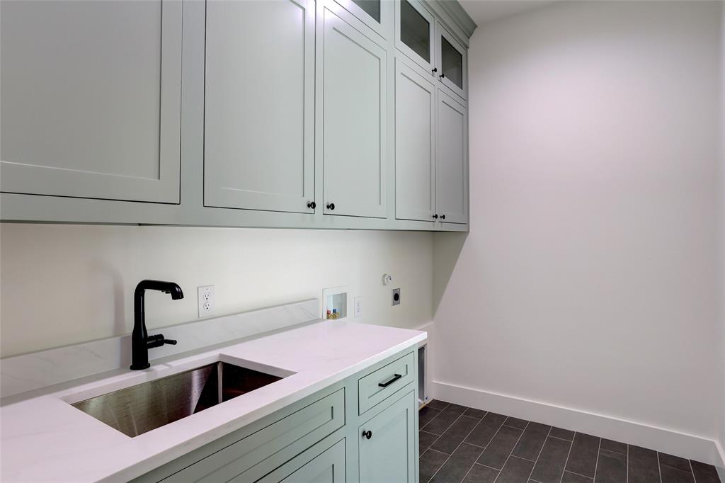 MIDWAY HOLLOW - Residential