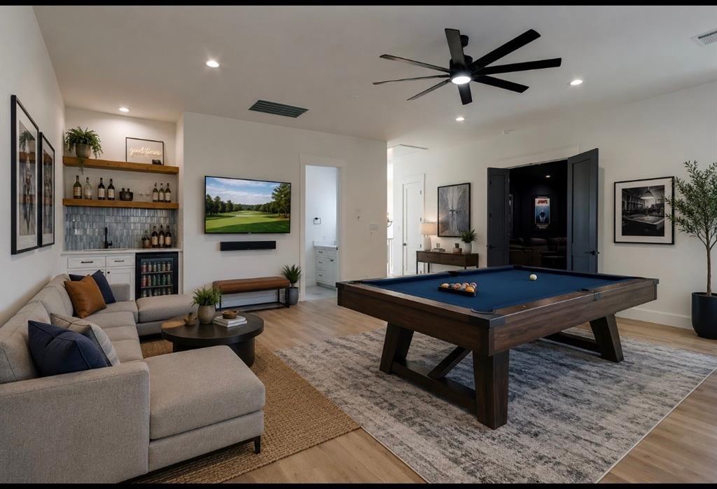 MIDWAY HOLLOW - Residential