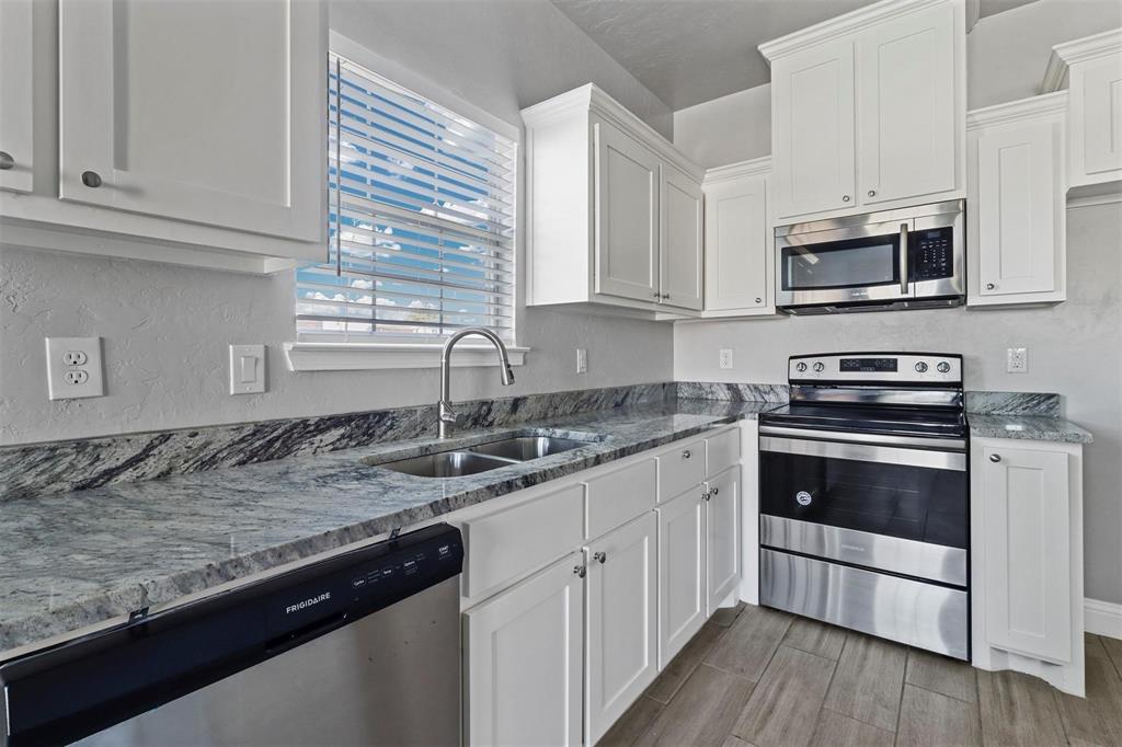 Charley Johnson's - Residential Lease