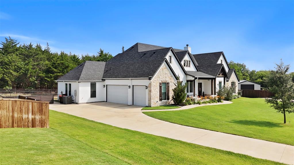 Cross Fence at Oak Vista - Residential
